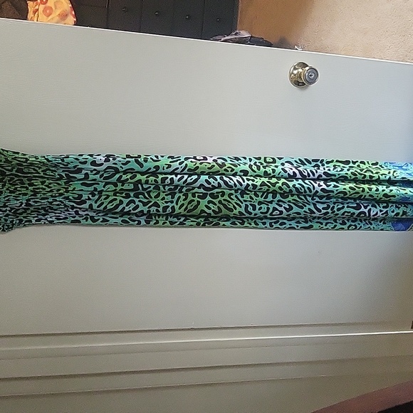 Dress - Picture 1 of 3